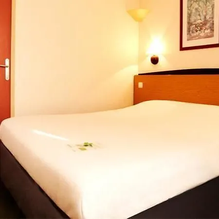 Campanile Sud 3* פרפיניין